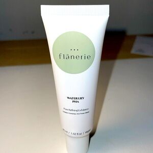 New- Flanerie Pore Refining exfoliator- waterlily PHA